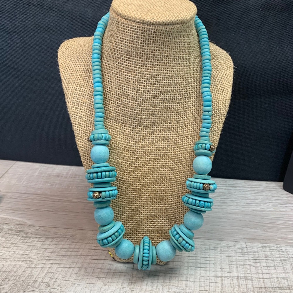 Chunky Turquoise Blue Wooden Bead Statement Necklace Barrel Clasp 22 Inch Boho